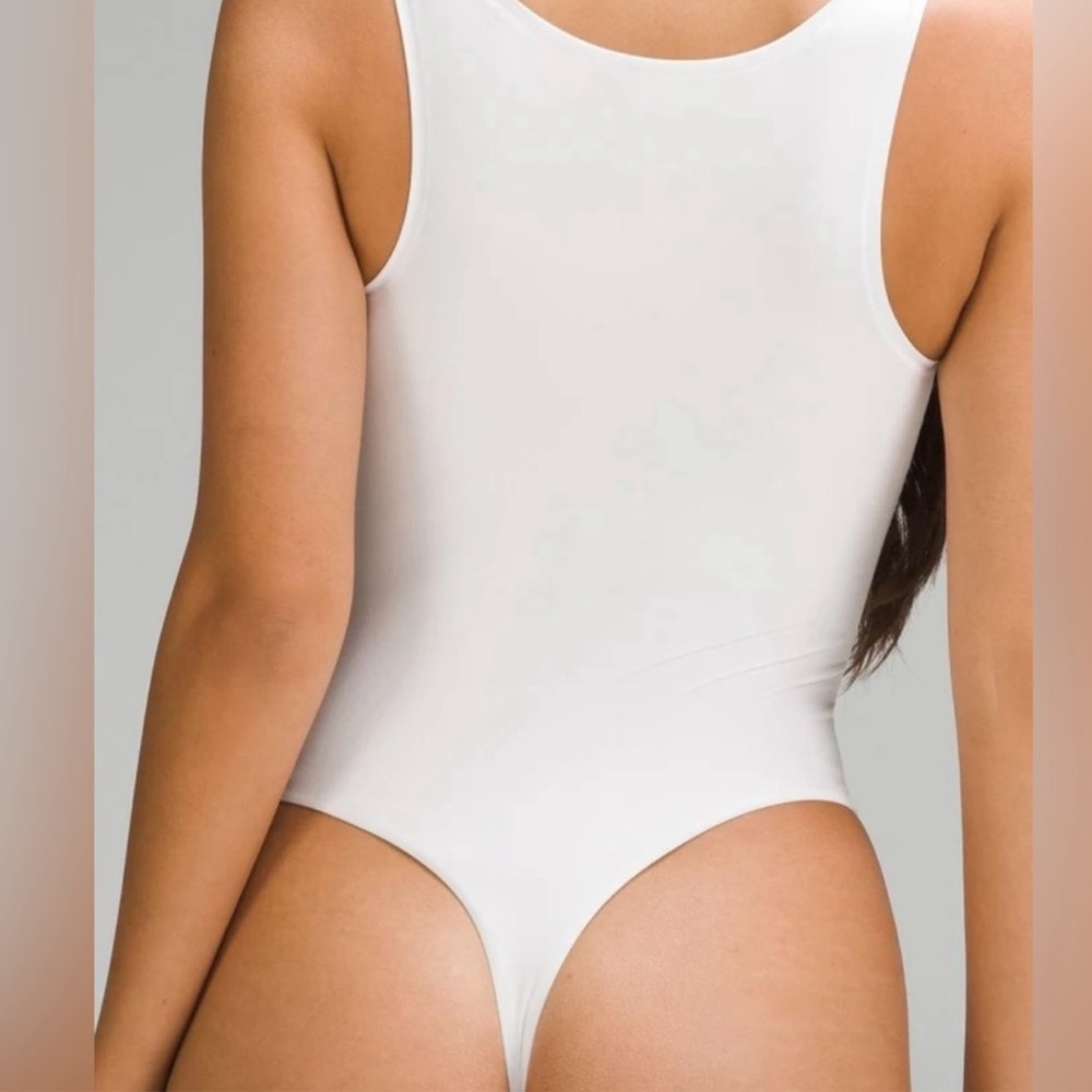 Lululemon Wundermost Ultra-Soft Nulu Square-Neck Sleeveless Bodysuit
Size S - Picture 2 of 10